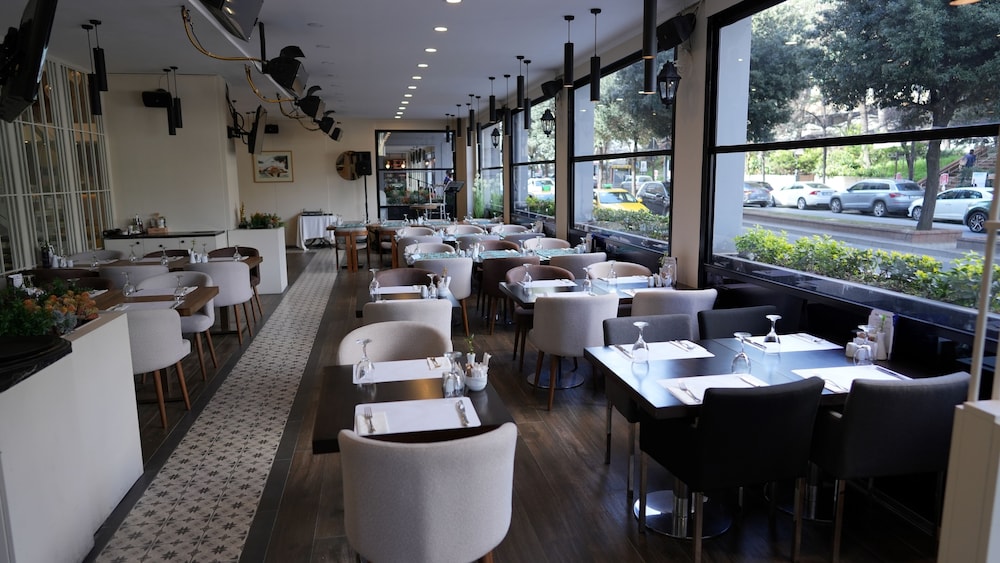 Dedeman Istanbul 52/63