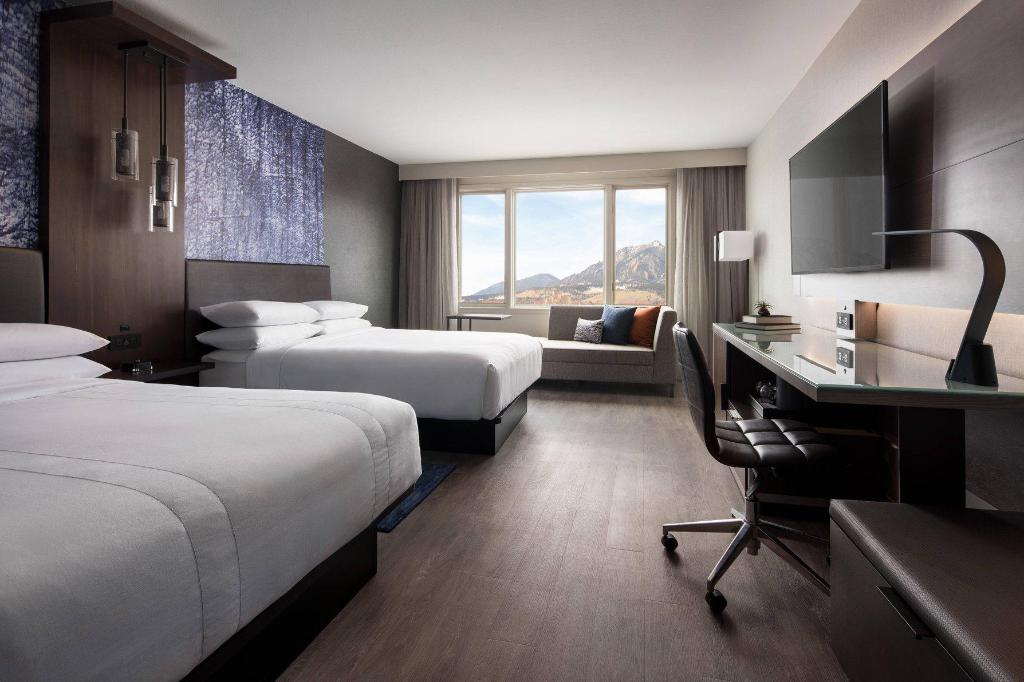 Studio, Suite, 2 Queen Beds, City or Courtyard View, Balcony, Corner