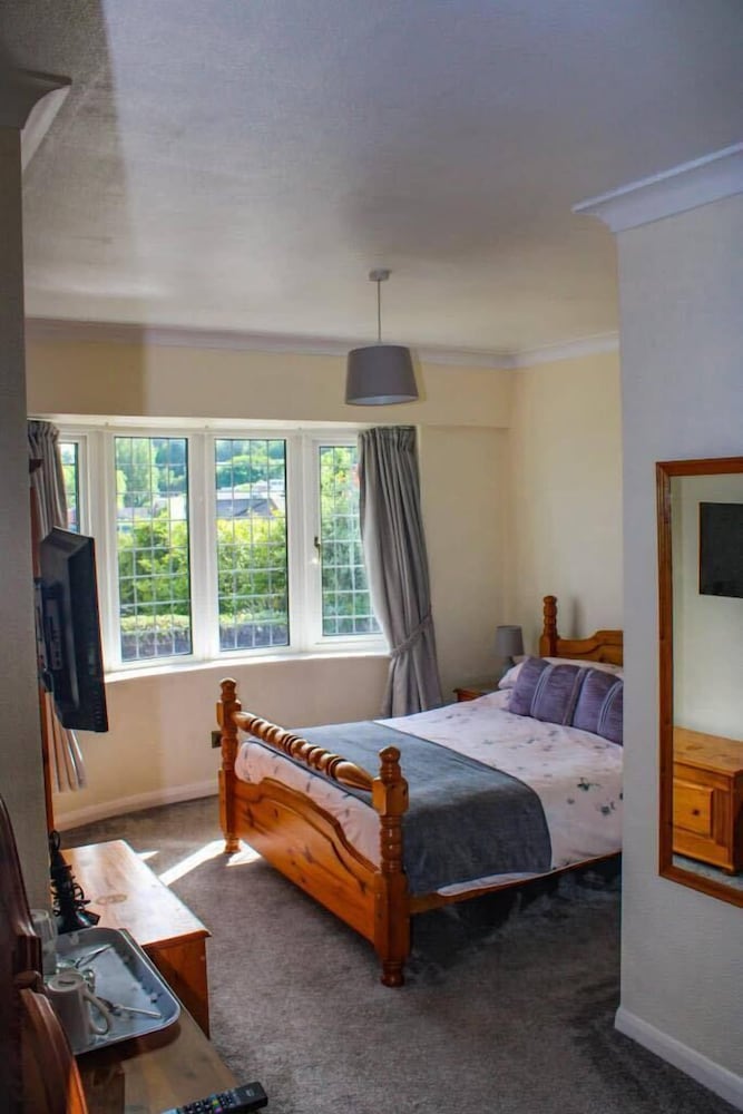 Burleigh House - Guest house 10/60