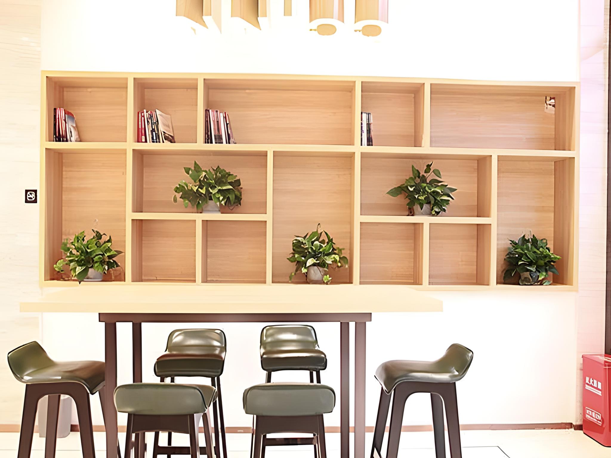 City Comfort Inn (Chenzhou You'a International Plaza) 28/36