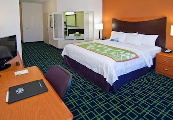 Fairfield Inn Suites Weatherford 8/35