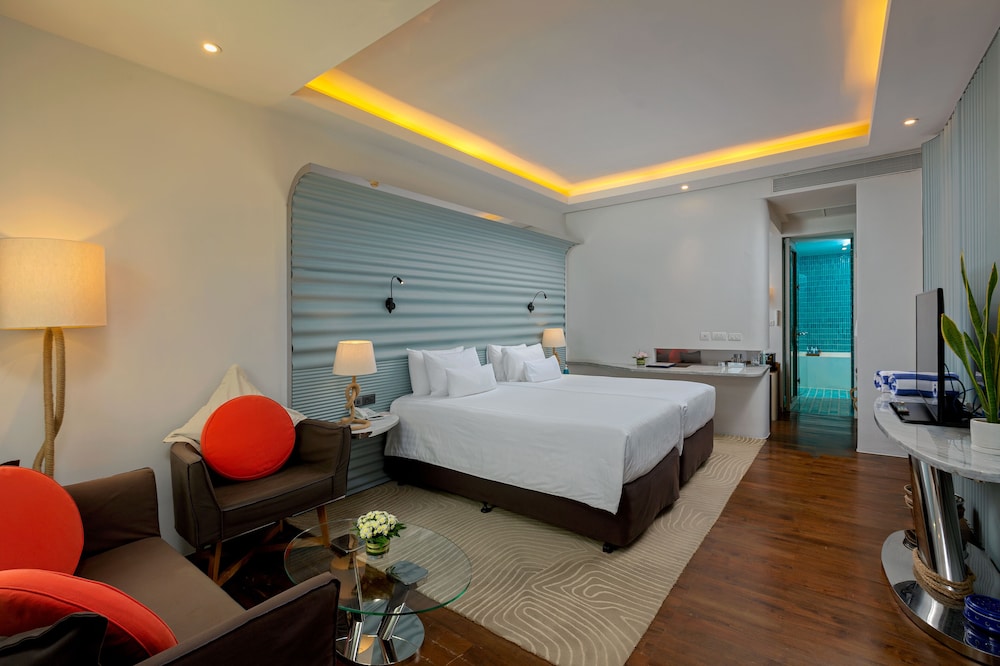 Ocean, Suite, Queen Bed، The Boathouse Phuket 3/9