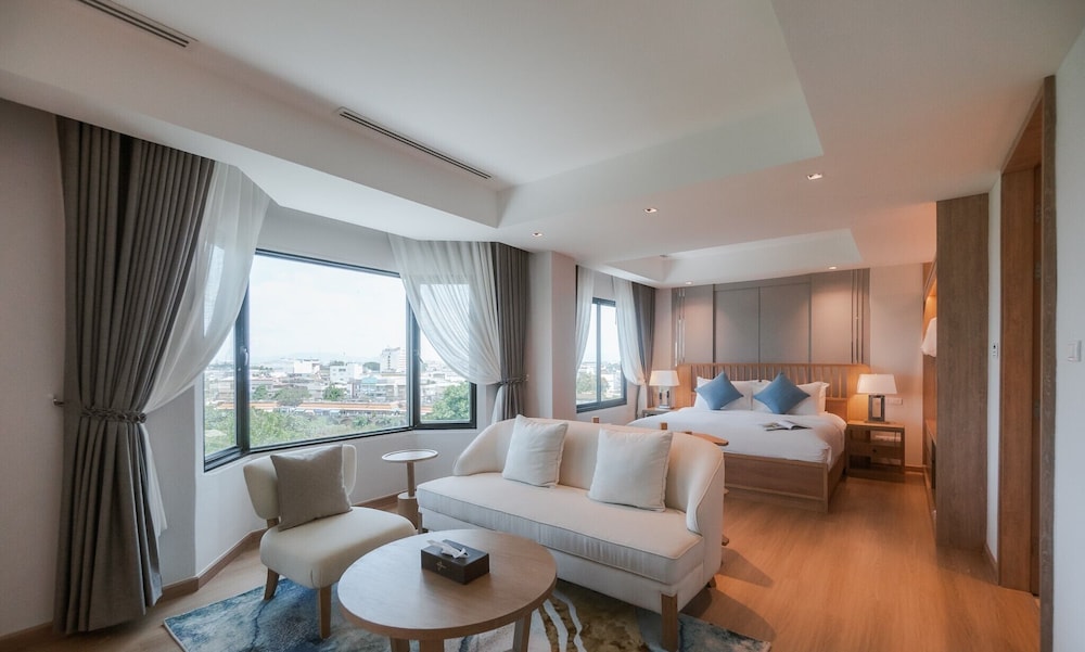 Grand Riverside Hotel Phitsanulok 23/65