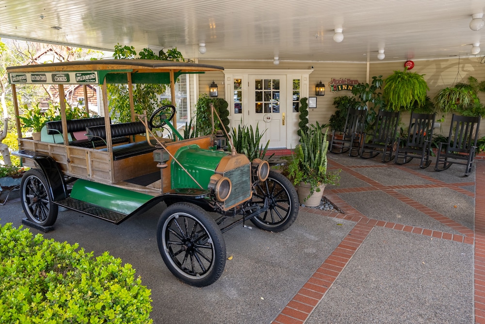 Apple Farm Inn 52/65