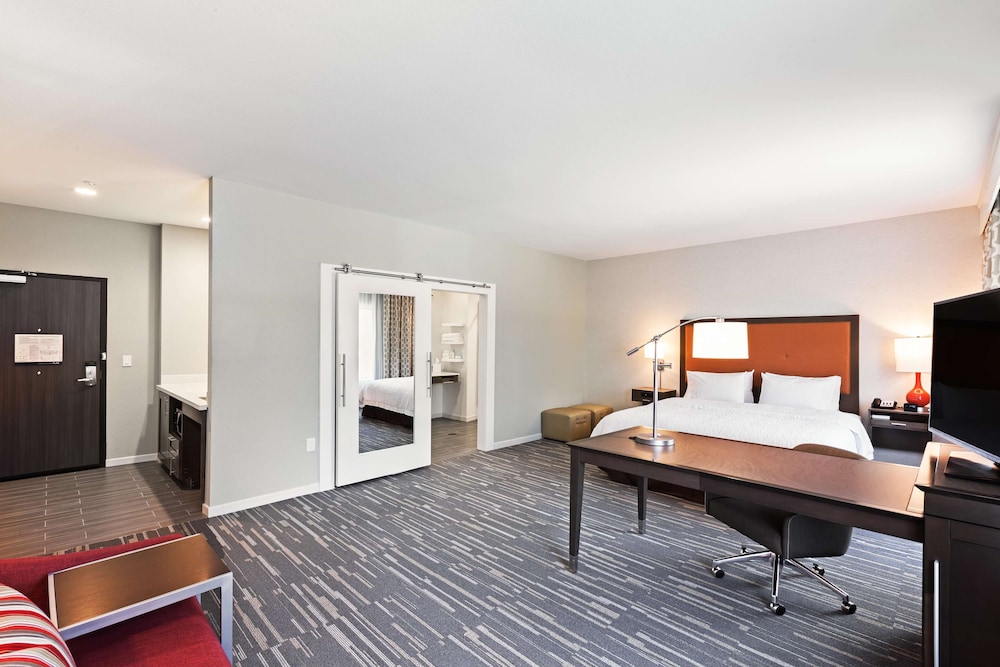 Hampton Inn Suites Houston Atascocita 14/38