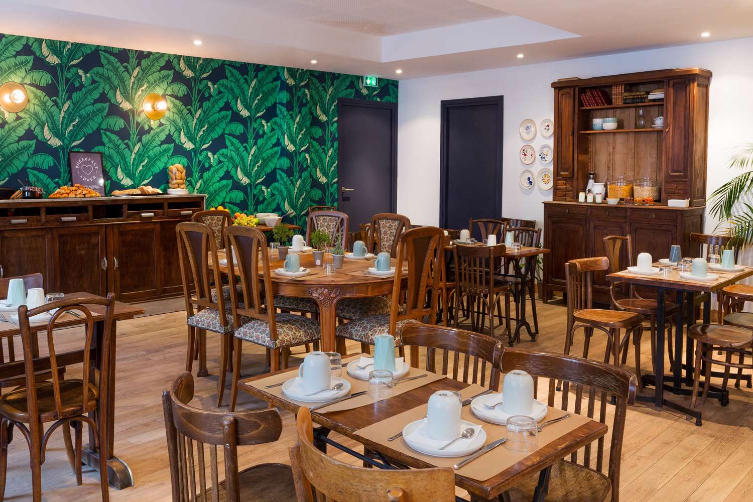 restaurant cafeteria
