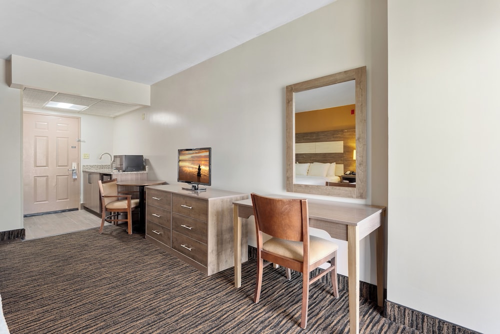 Americana Motor Inn Oceanfront 6/30