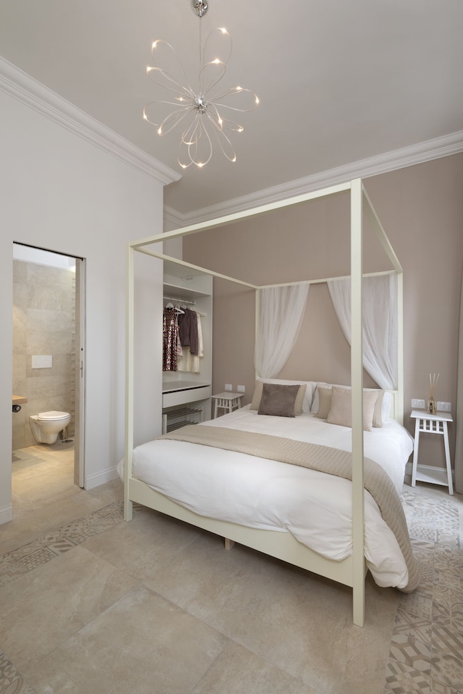 Vatican Space Rooms In Rome 12/23