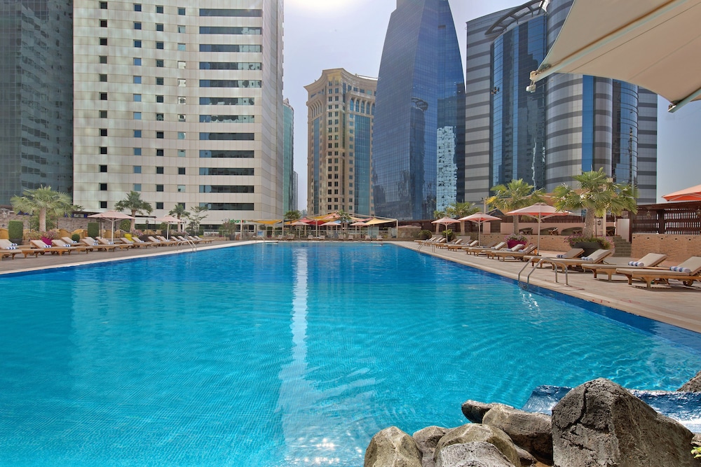 Ezdan Hotel West Bay Doha 48/50