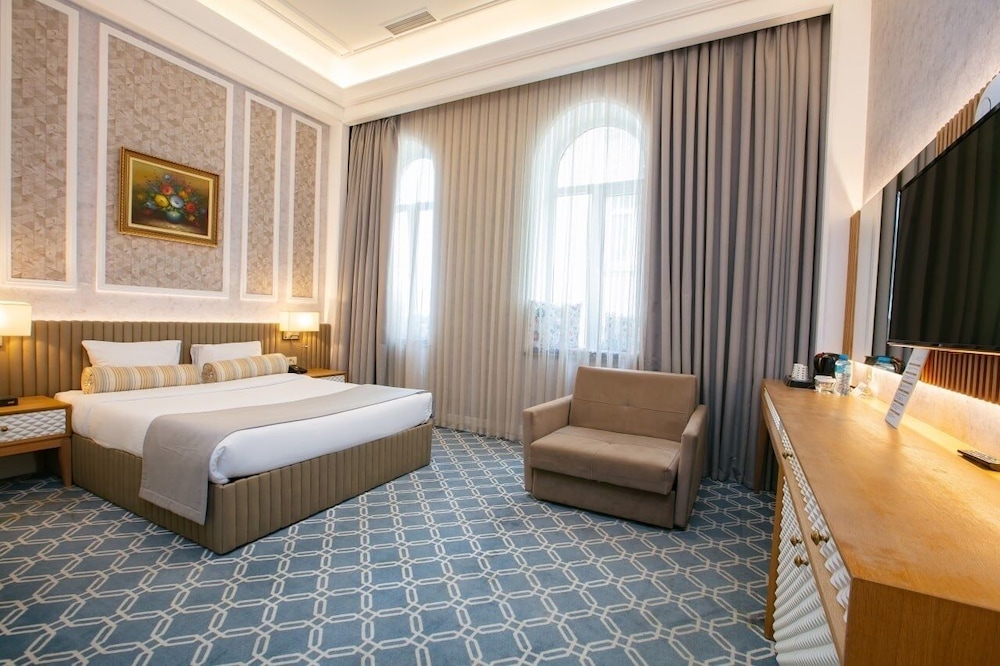 Superior, King Bed, Promenade Hotel 9/10