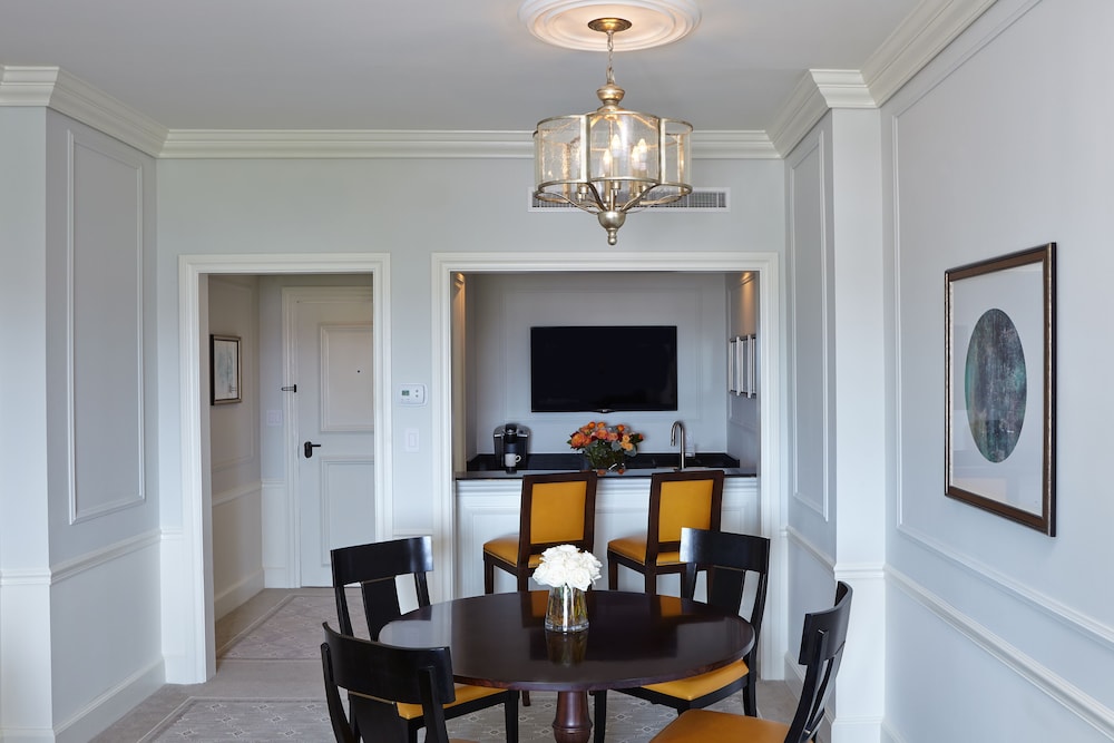 The Charleston Place 68/79