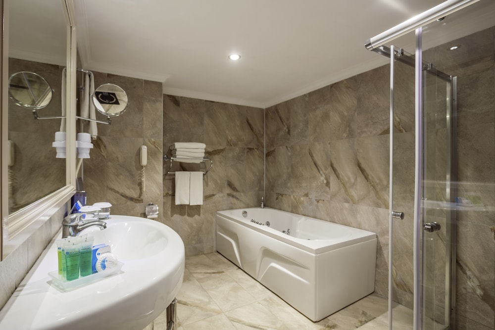 Hotel Turan Prince 50/50