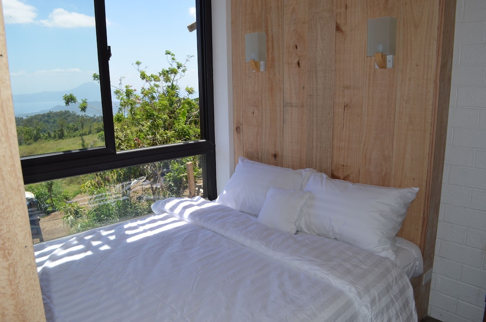 Cabins By Eco Hotel Tagaytay 23/67