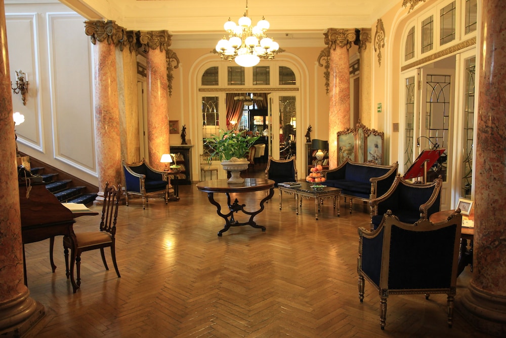 Grand Boutique Hotel 66/77