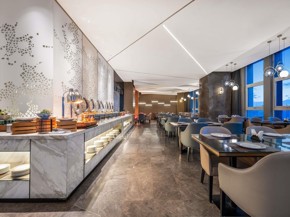 Mercure Xining Haihu CBD 32/50