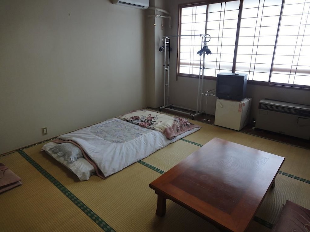 Star Hotel Akakura 6/45