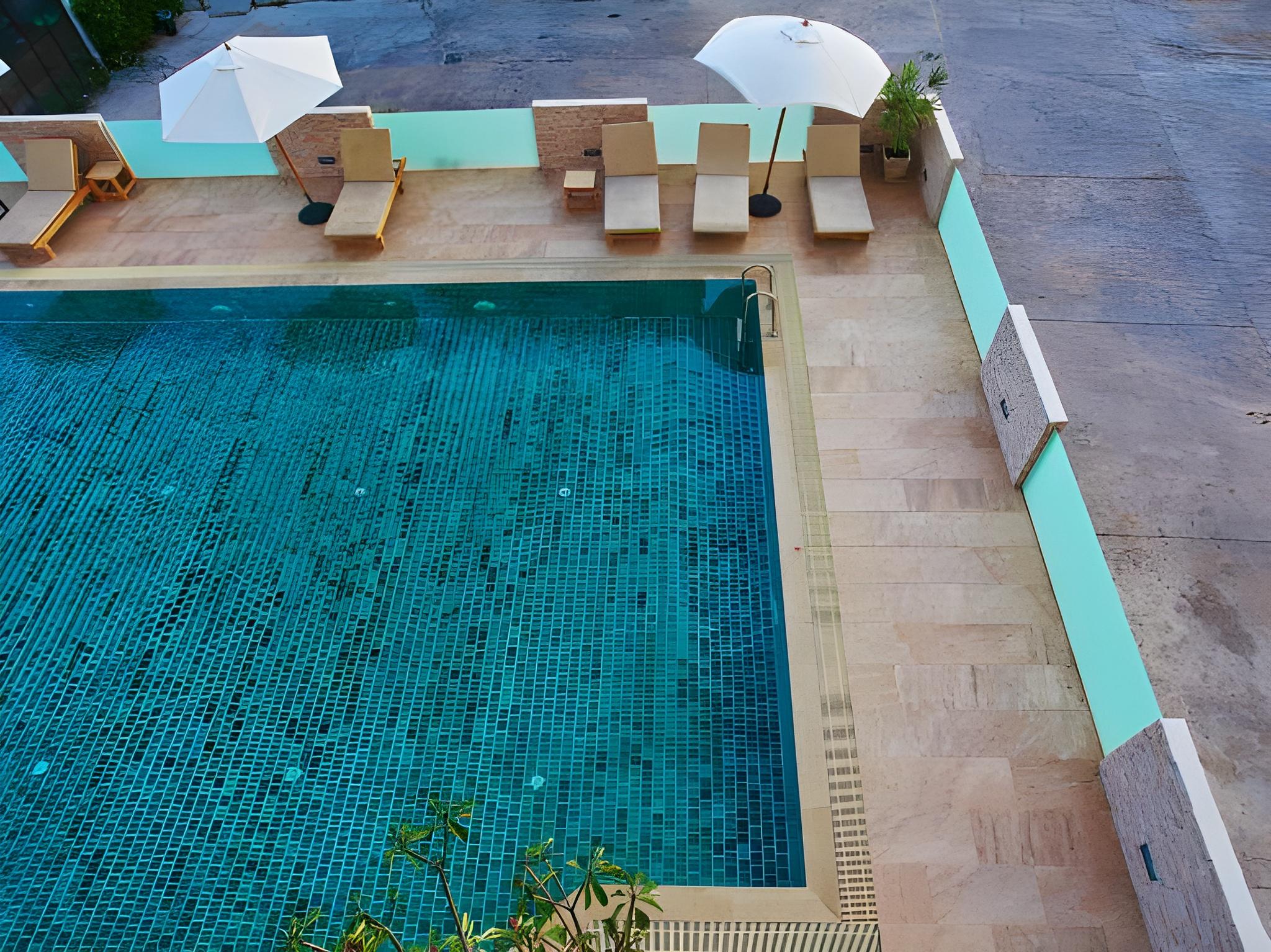 Leenova Hotel 35/50