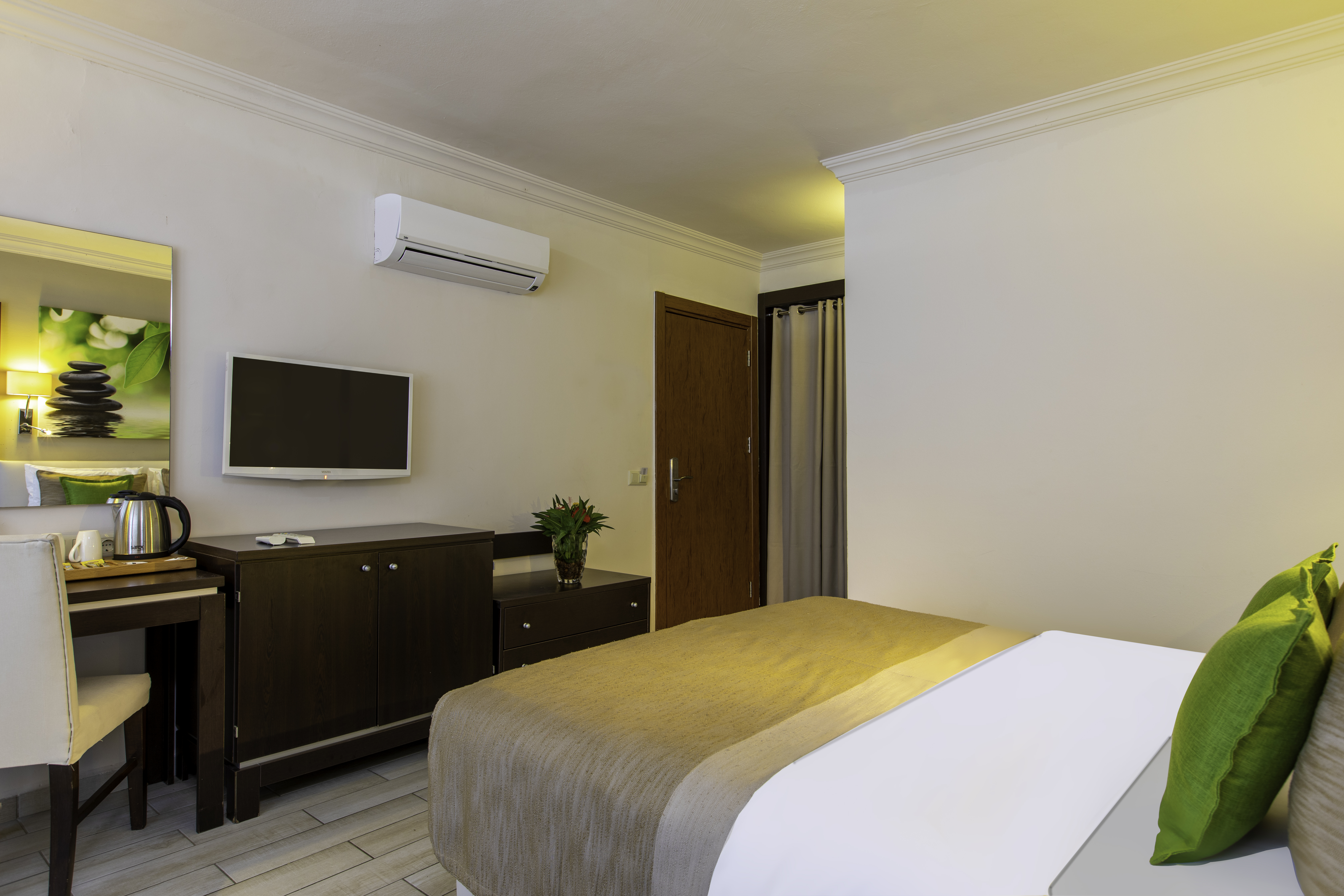 Room, Triple, Garden View