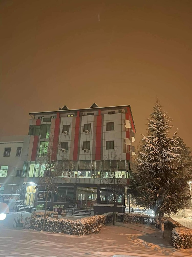 Hotel Piazza in PESHKOPI