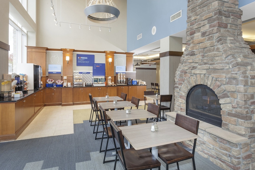 Holiday Inn Expresss And Suites Long Island East End 39/49