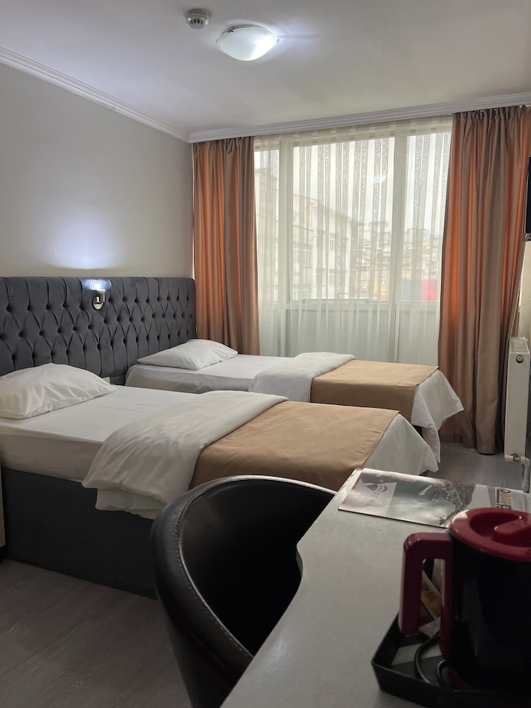 Hotel Buyar 2/5