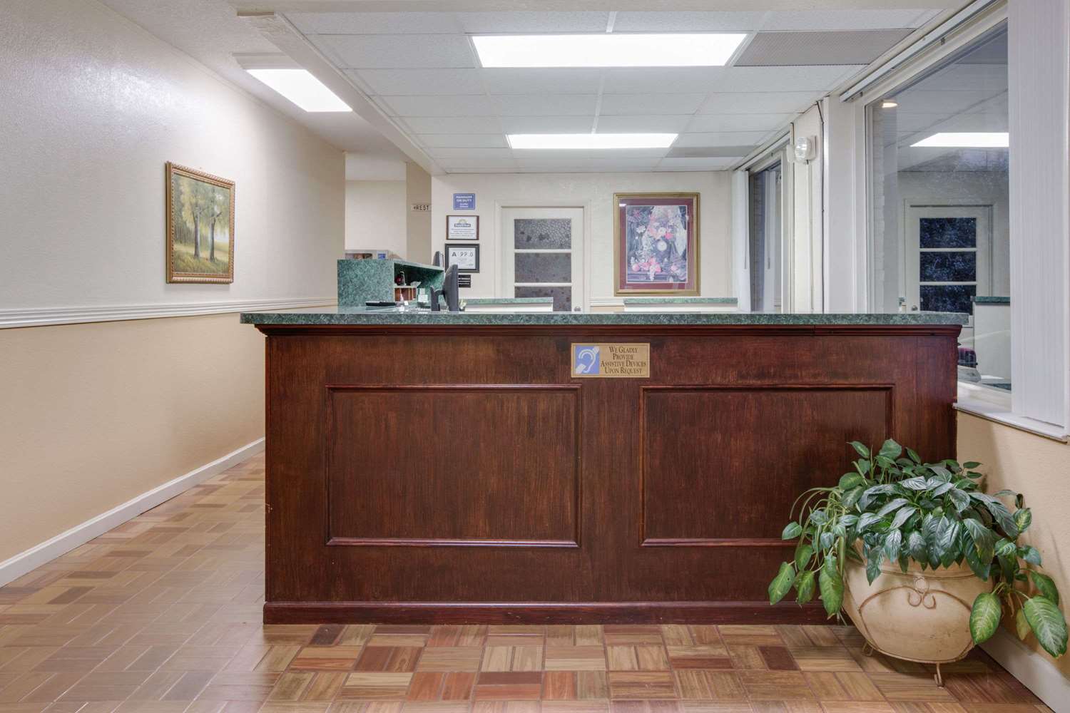 Days Inn by Wyndham Asheville West 2/7