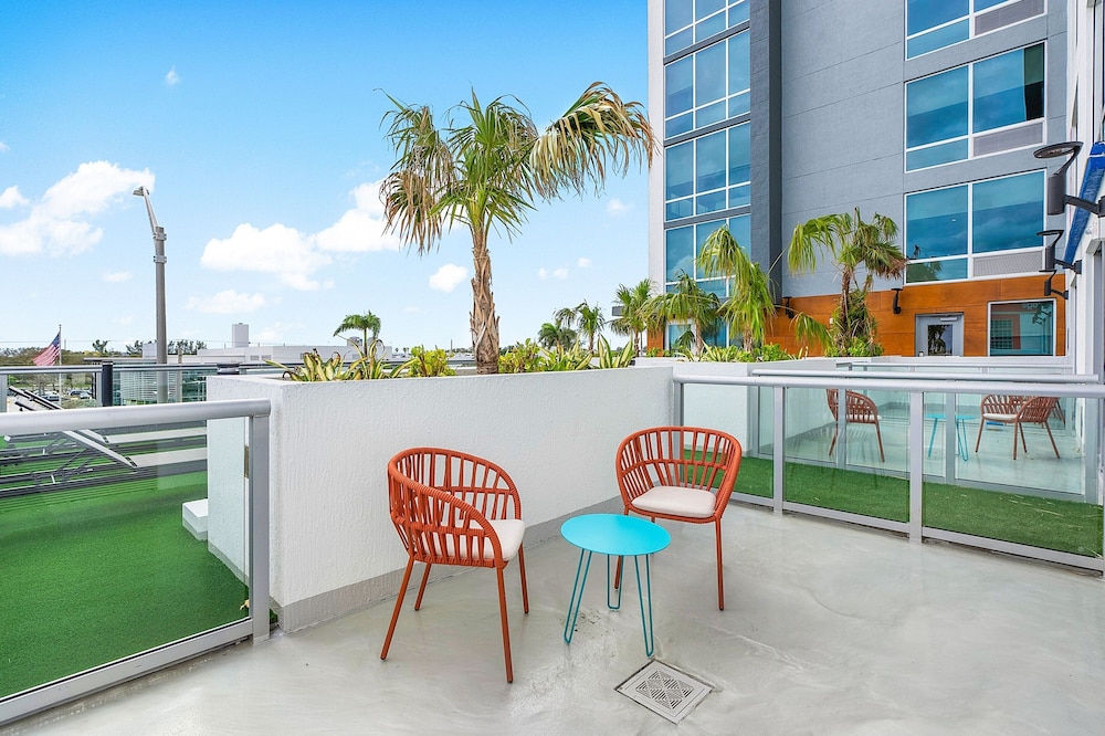 Aloft Fort Lauderdale Airport 40/46