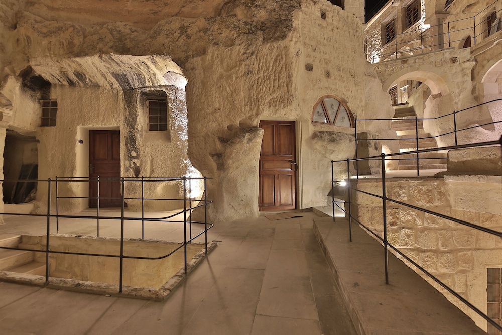 Taru Cave Suites 29/50