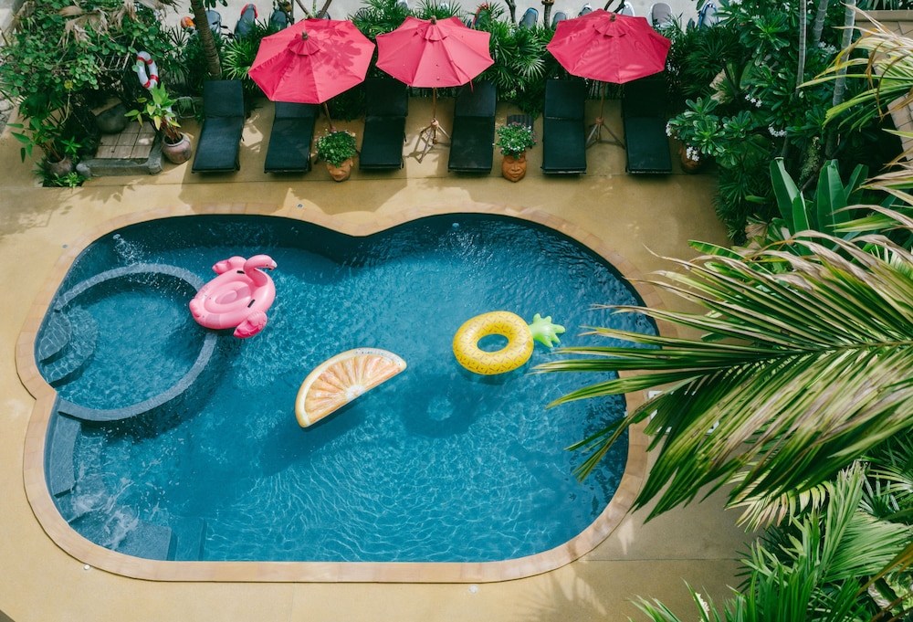 THE OPIUM SERVICED APARTMENT AND HOTEL 41/50