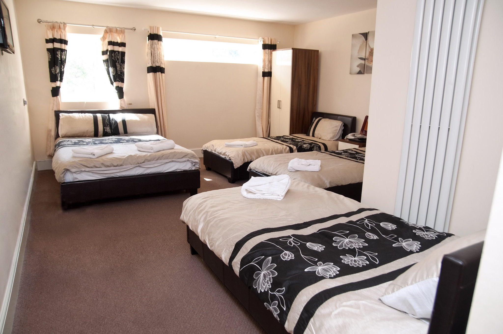 Ibis Styles Birmingham Oldbury (ex. Travellers Inn) 2/4