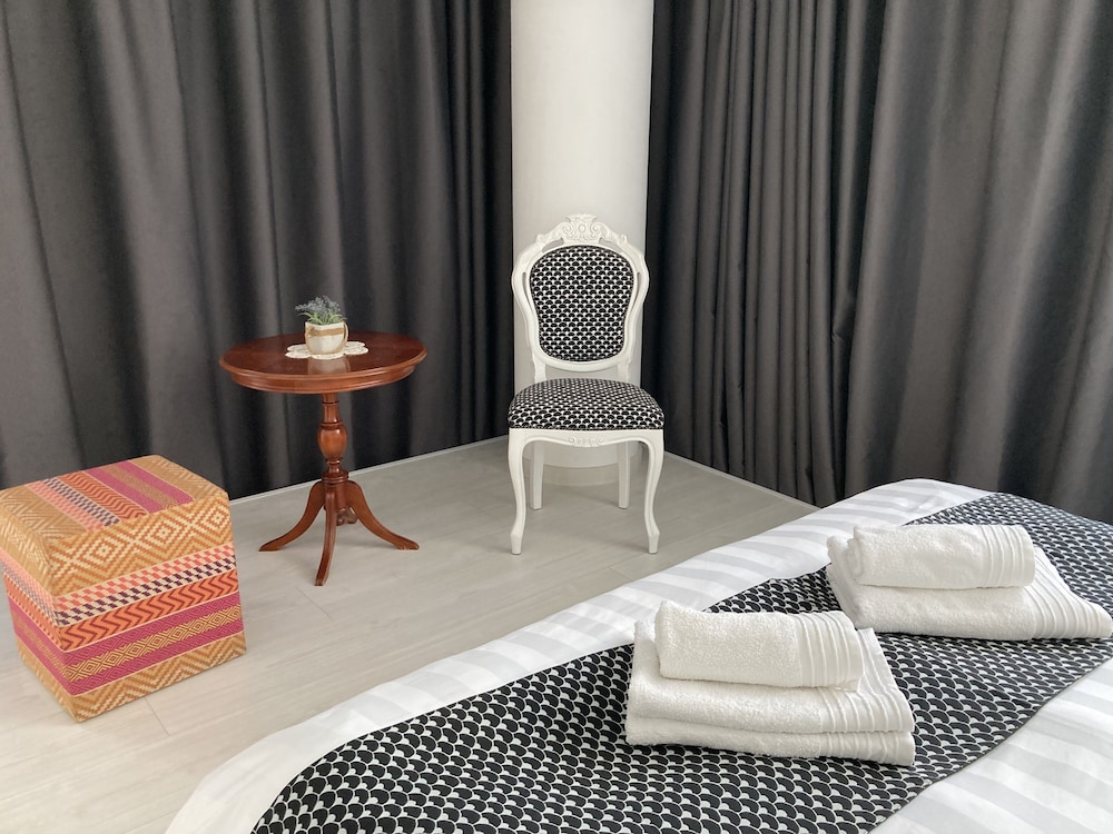 Lokal Hotel 34/64