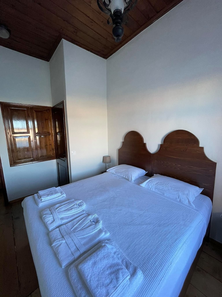 Captain Vasilis Hotel 9/56