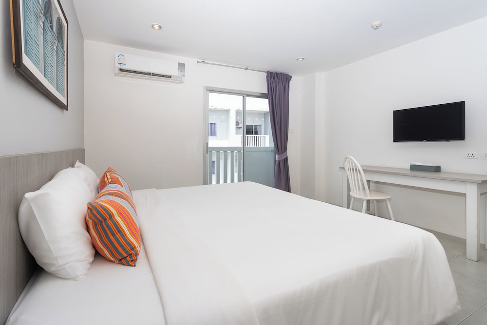 Recenta Phuket Suanluang 12/50