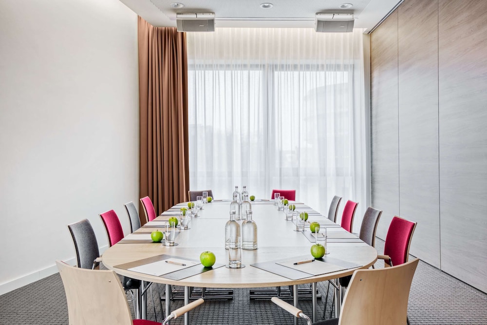 Intercityhotel Hannover Hauptbahnhof Ost. 33/44