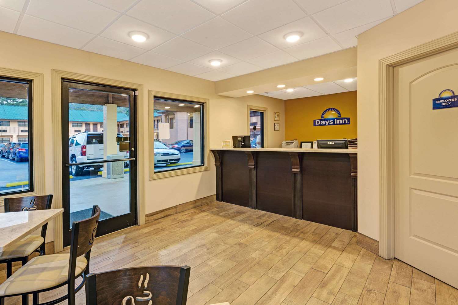 Days Inn by Wyndham Cherokee Near Casino 8/20