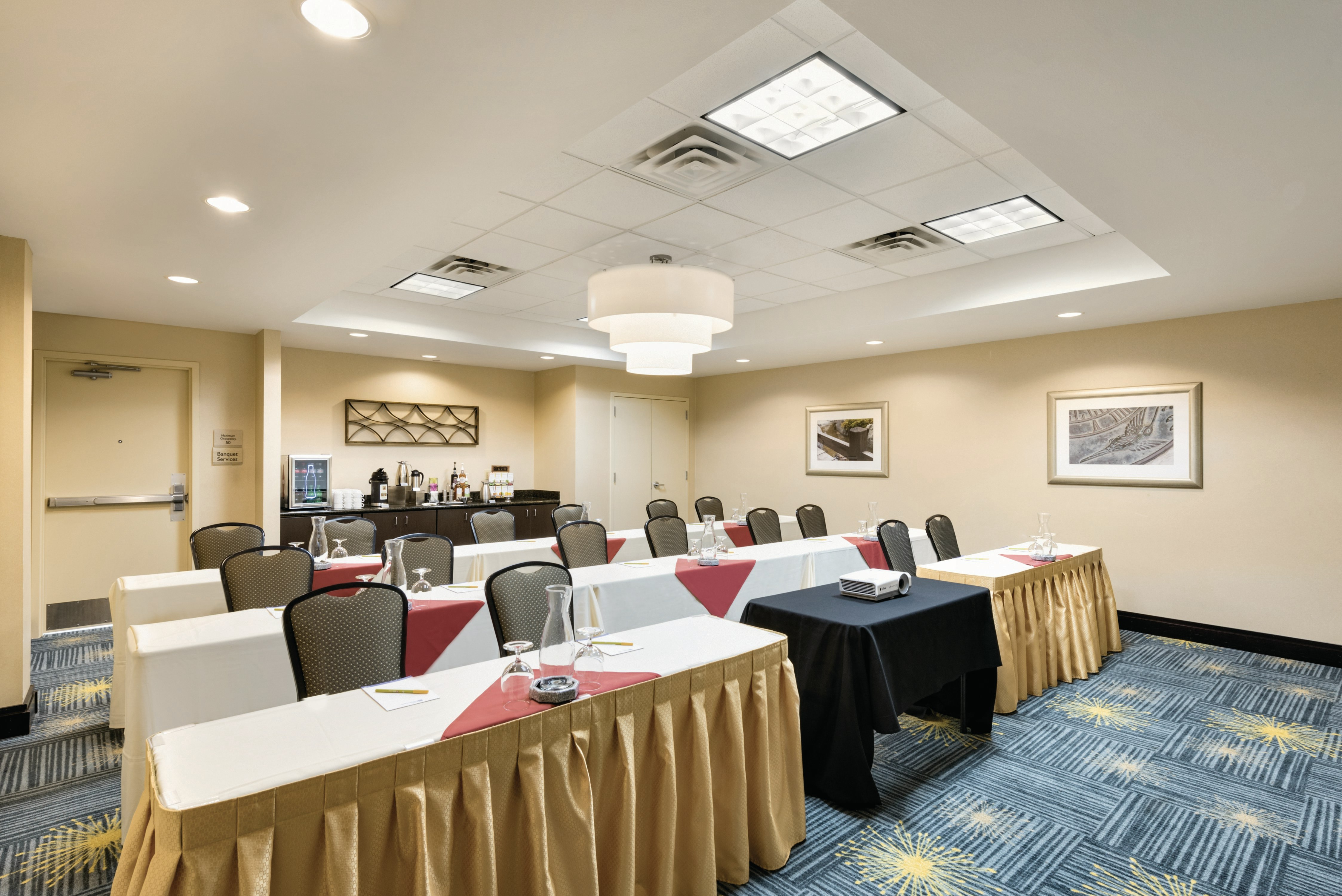 Hilton Garden Inn Fargo 57/61