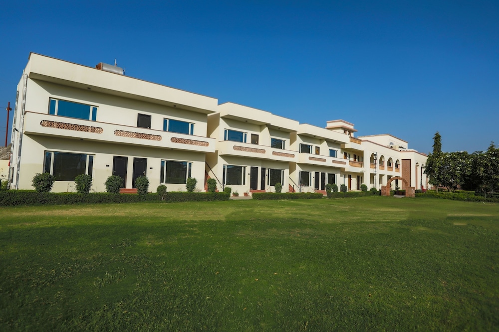 AMARGARH RESORT 4/66