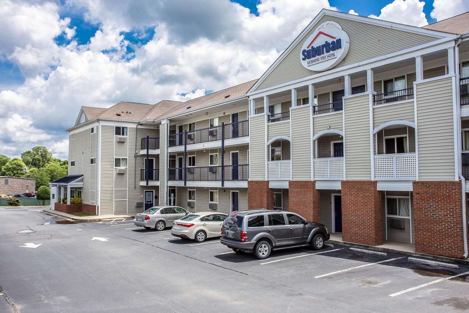 Suburban Studios Charlotte - Ballantyne 14/15