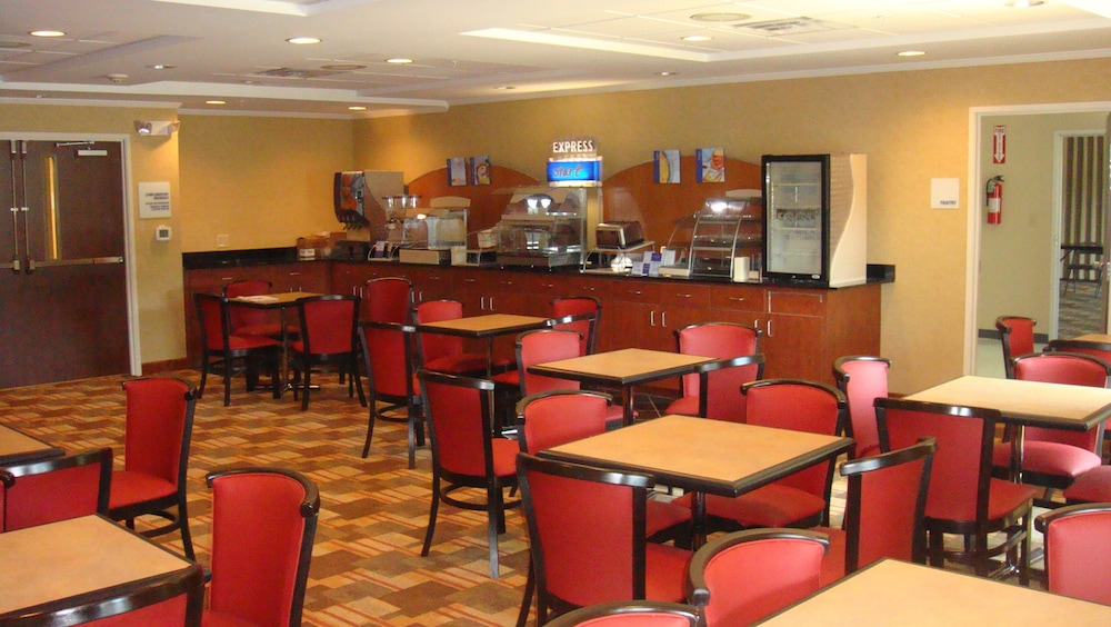 Holiday Inn Express Hotel And Suites Memphis Germantown 52/69