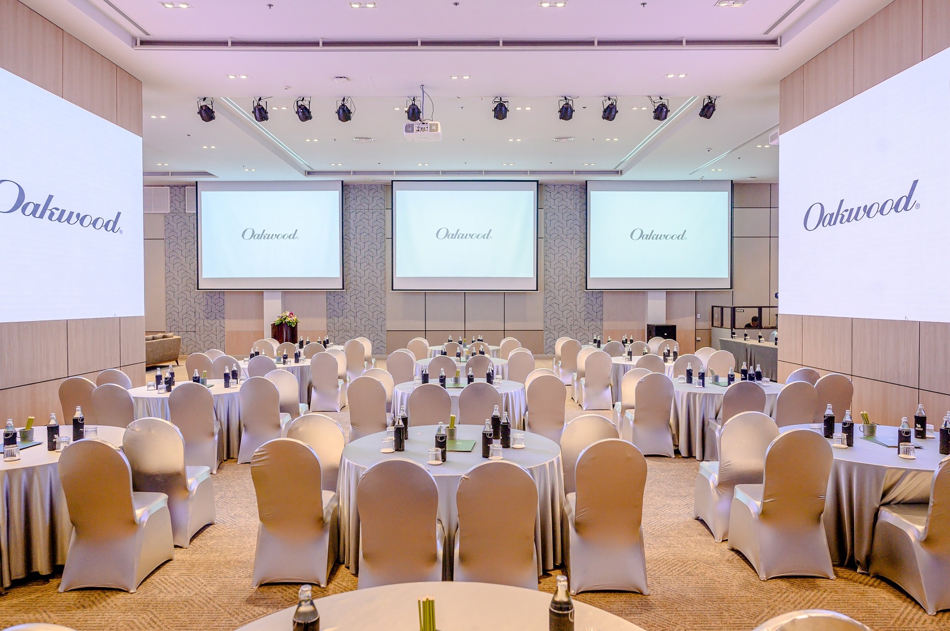 Oakwood Hotel Residence Sri Racha 58/83