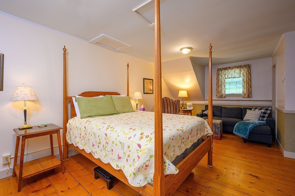 Mountain, Premium, King Bed, Mountain View