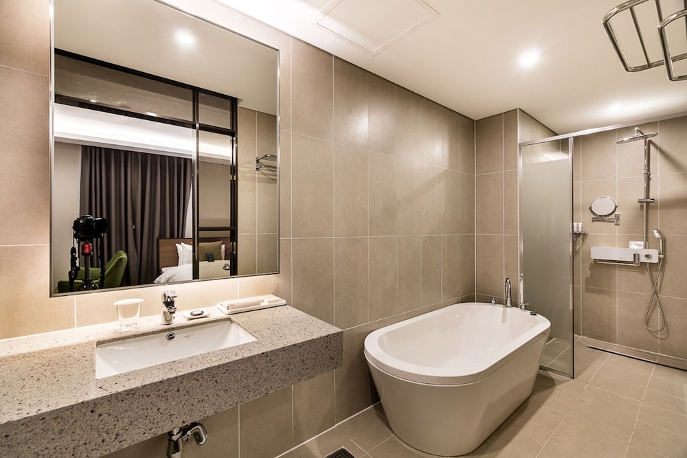 WD HOTEL 44/50