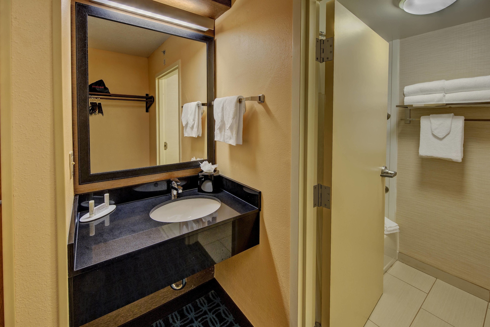 Room, Multiple Beds، Fairfield Inn Suites By Marriott Near Universal Orlando 3/5