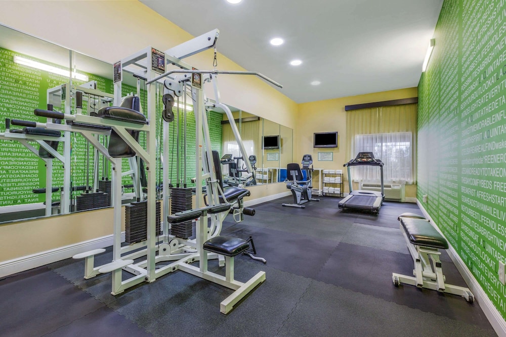 La Quinta Inn & Suites by Wyndham Angleton 23/50