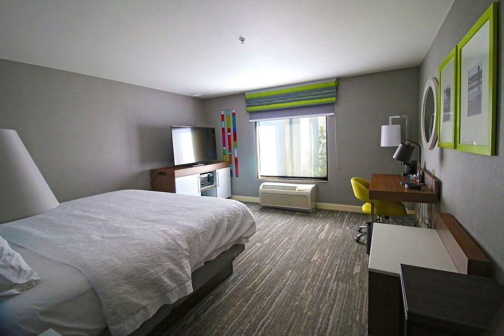 Hampton Inn & Suites Tacoma 19/46