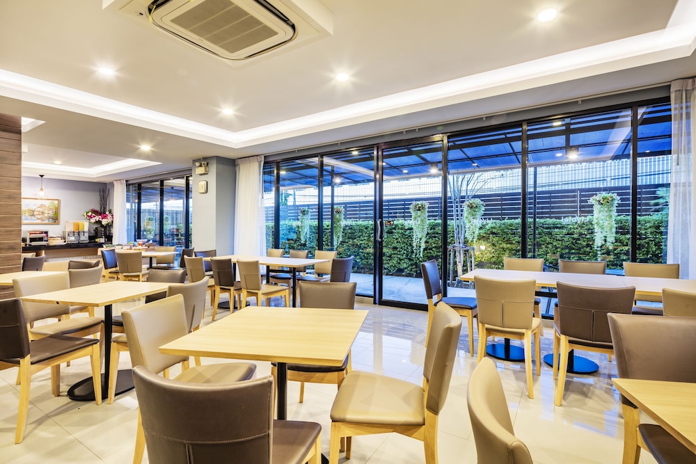Livotel Hotel Kaset Nawamin Bangkok 56/68