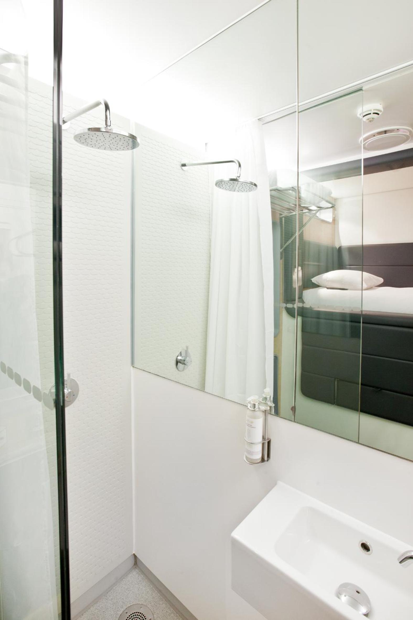 YOTELAIR Amsterdam Schiphol 50/57