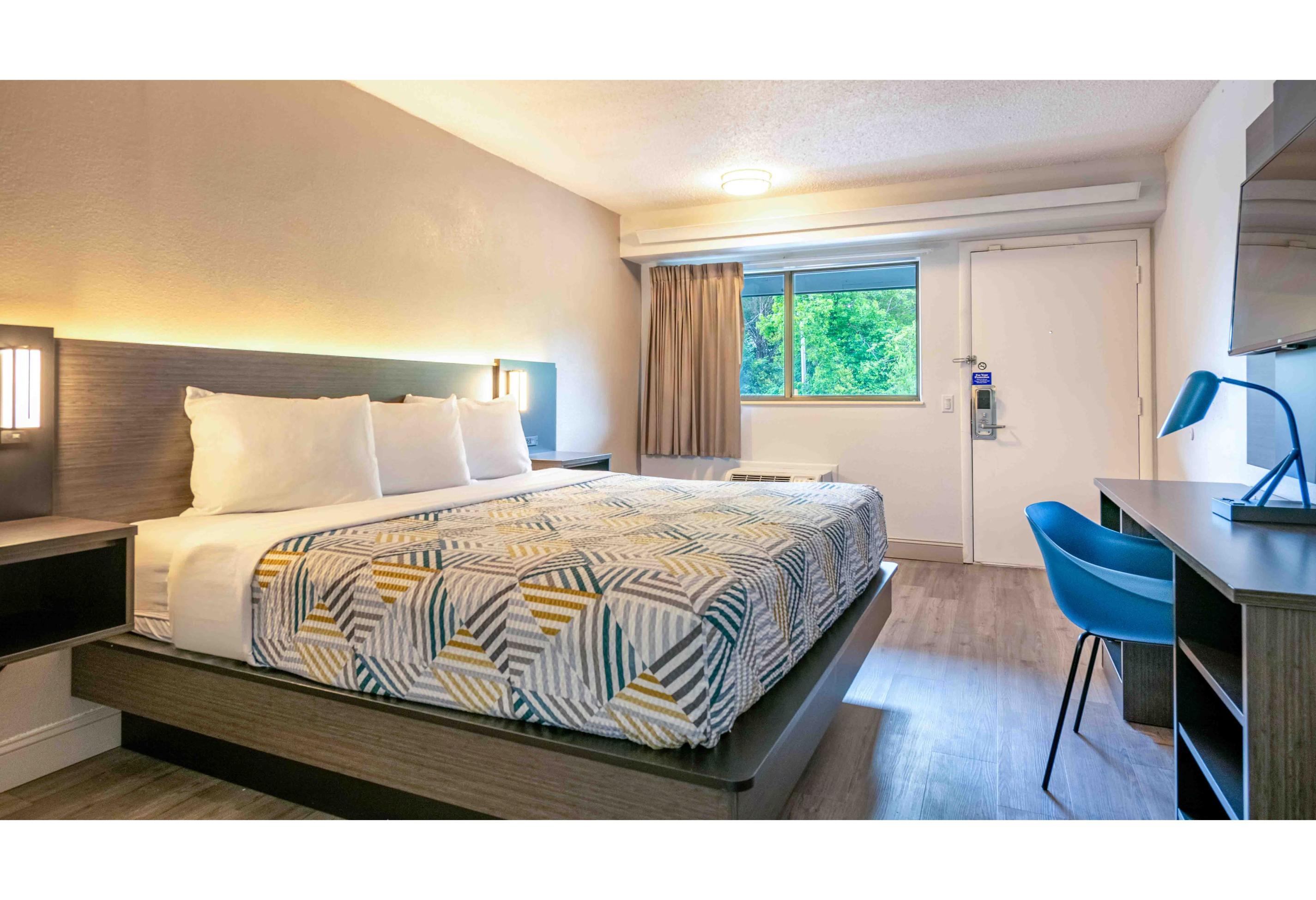 غرفة بسرير كينج، Motel6 Charlotte, NC - Coliseum 3/5