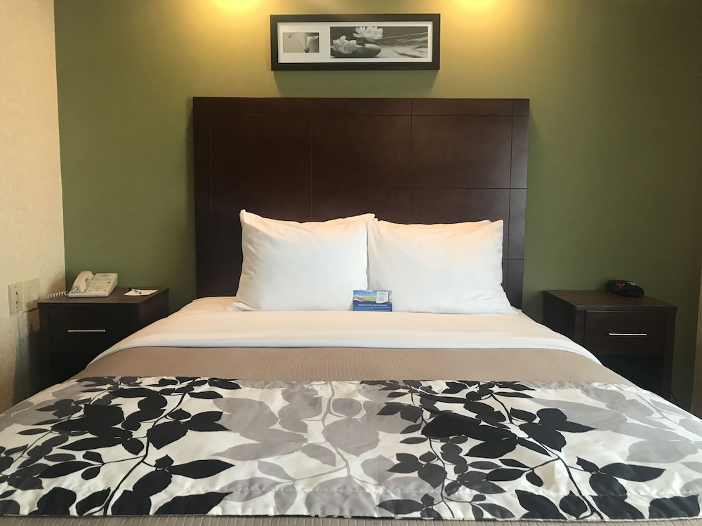 Baymont By Wyndham Flat Rock 28/49
