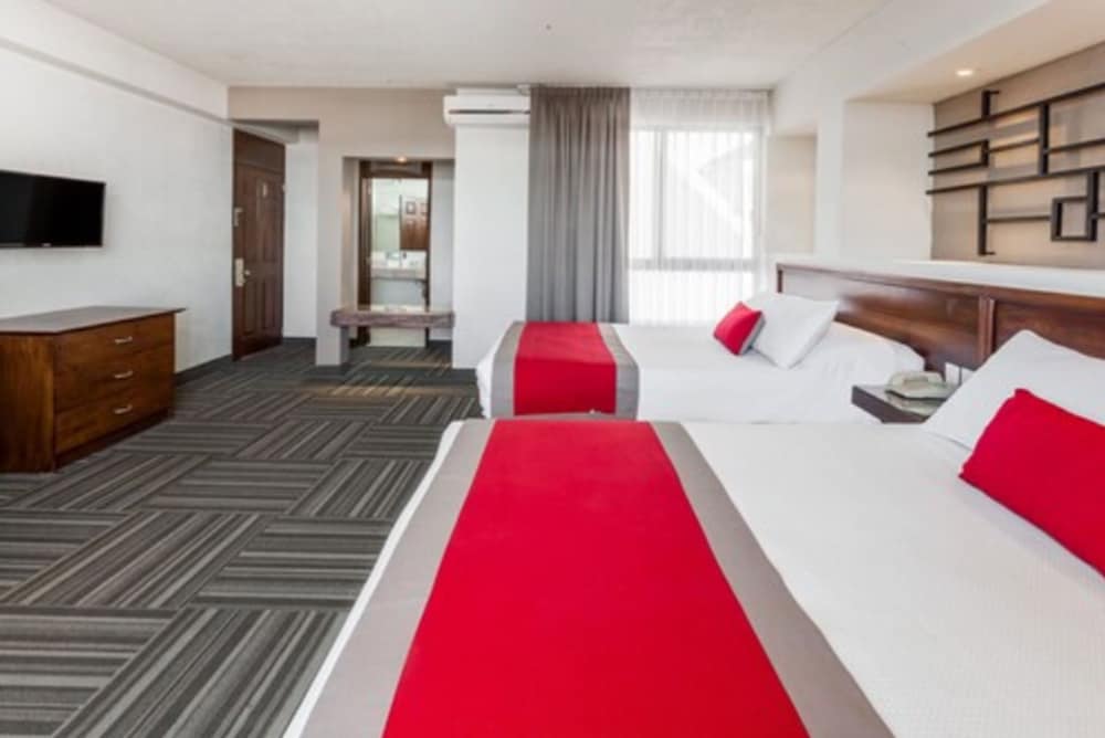 Ramada Plaza by Wyndham Leon 19/54